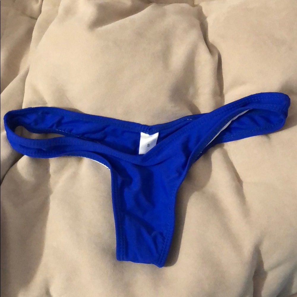 Thong bikini bottom